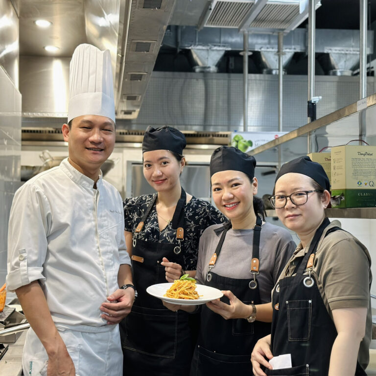 TRAINING FROM THE HEARTRAISING VIETNAM’S TOURISM INDUSTRY