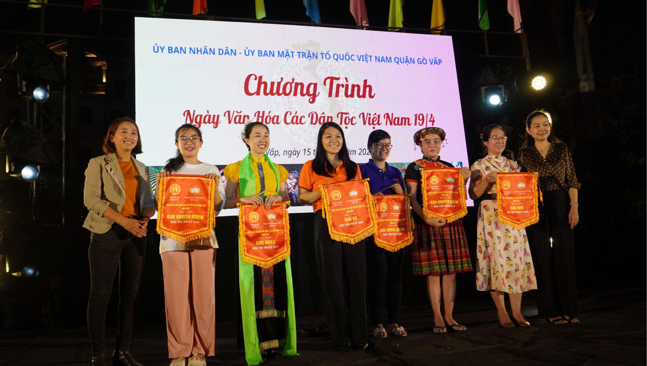 QUẢNG TRƯỜNG HÒA BÌNH SÔI NỔI HOẠT ĐỘNG “NGÀY VĂN HÓA CÁC DÂN TỘC VIỆT NAM 19/4” NĂM 2023